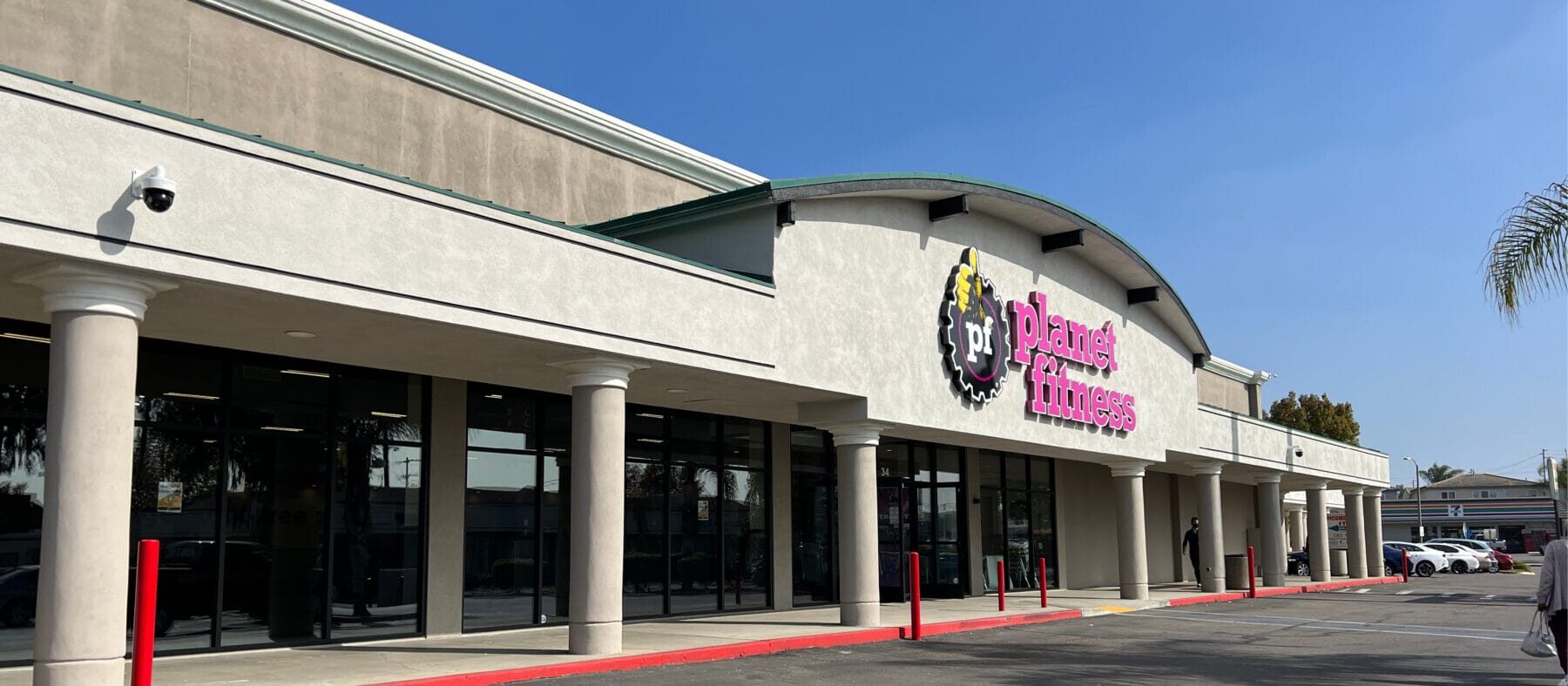 Front building facade of Planet Fitness at National City Plaza.
