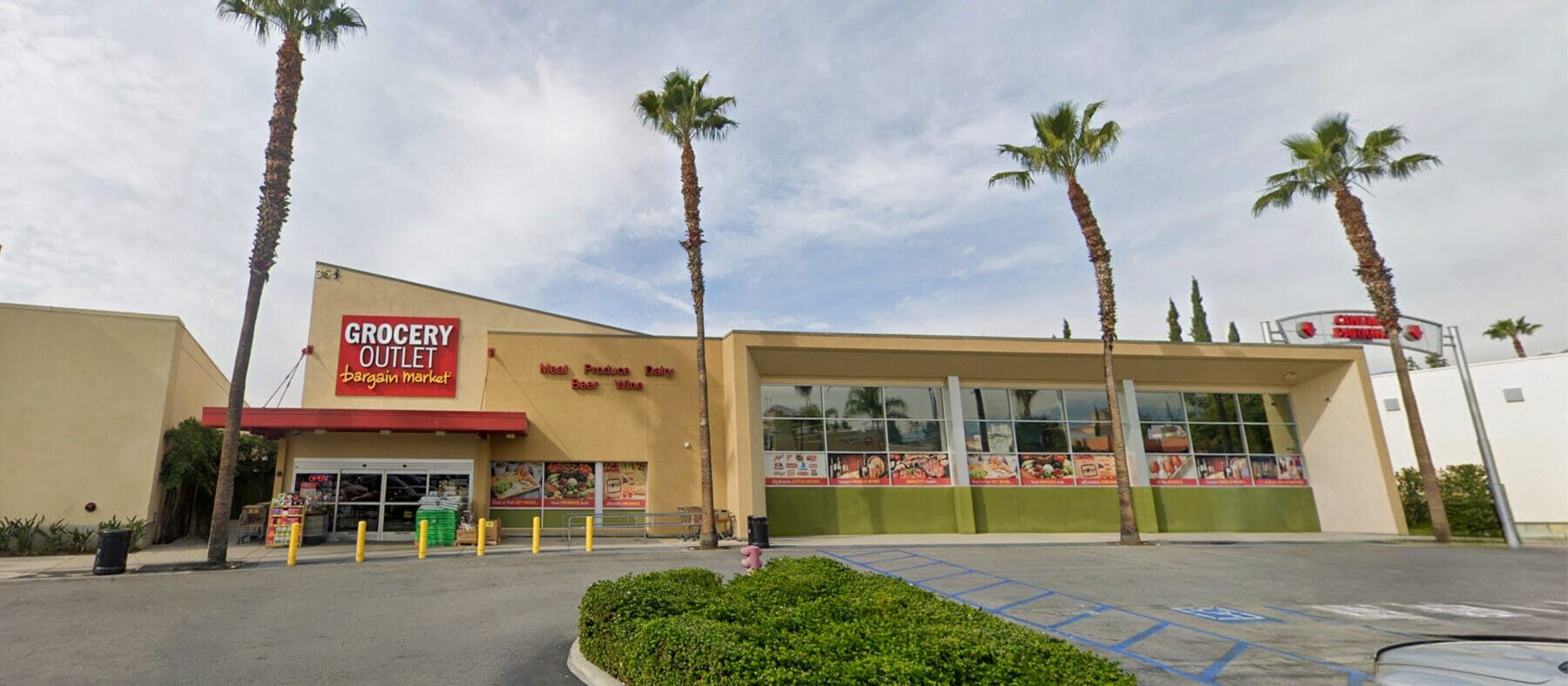 Front facade of the former Grocery Outlet building at 355 N Citrus Ave as view from the parking lot.